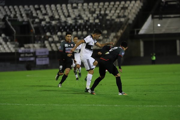 'En Olimpia te tiran allá abajo de la gradería'