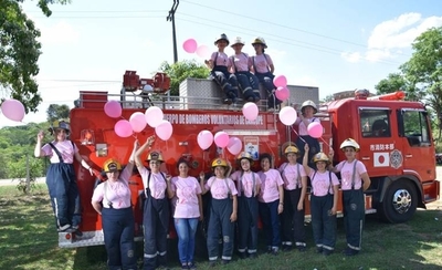 HOY / Bomberas se unen contra el cáncer de mamas
