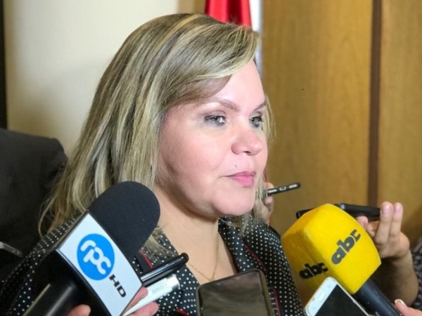 Senadora sugiere a nuevo ministro del Interior visitar a la ANR para explicar sus planes