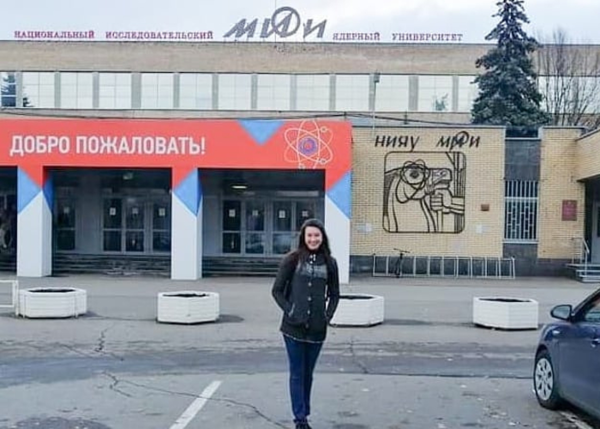 El primer día de clases de la joven que fue a estudiar física nuclear a Rusia