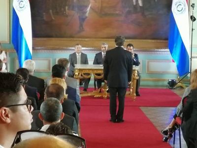 Jura Euclides Acevedo como ministro del Interior - Nacionales - ABC Color