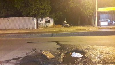 Profundo bache podía ocasionar un accidente - Crónicas Ciudadanas - ABC Color