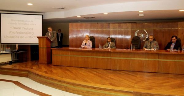 Jornada de buen trato a profesionales y usuarios de Justicia
