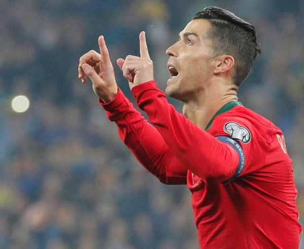 Cristiano Ronaldo llega a 700 goles en su carrera y agiganta su historia