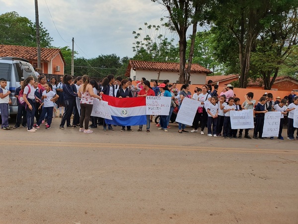 Padres cerrarán ruta en San Alfredo