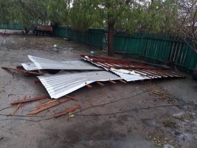Fuerte temporal en Bahía Negra deja casas y aulas destechadas
