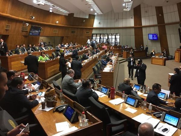 Bancadas intentan salvar a diputados investigados por la Justicia