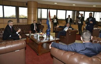 Encuentro de poderes concluye sin promesas firmes sobre acciones en favor del pueblo