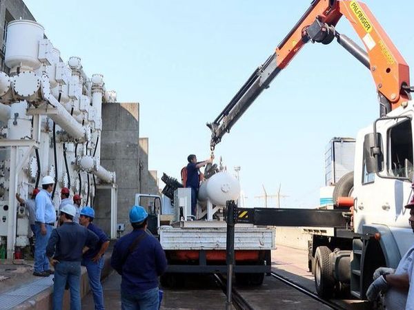 Tecnicos paraguayos y japoneses se organizan tipo comando en Yacyretá para iniciar trabajos de 500 kv