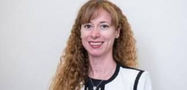 Ejecutivo nombra como consejera de Itaipú a la experta Maria Antonia Gwynn