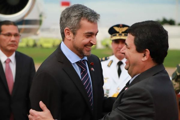 Partido de oposición siguen con intención de impulsar juicio político contra el Ejecutivo