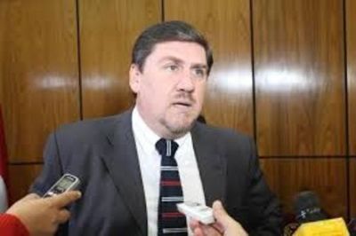 Presidente del Congreso Blas Llano admite que no existe argumento para juicio político a Mario Abdo