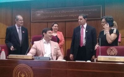 Existen votos para salvar a Mario Abdo pero no al segundo en el Ejecutivo Hugo Velázquez