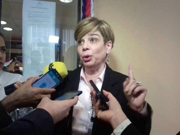 Desiree Masi sostiene que Castiglioni, Giménez y Saguier deben renunciar para salvar a Mario Abdo de juicio político