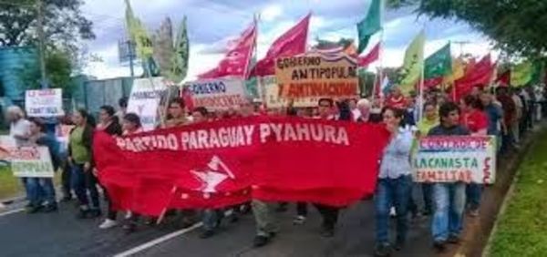 Movimientos sociales piden renuncia de Mario Abdo y de ministros