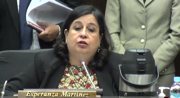 Senadora del Frente Guasu admite que necesidades del país son opacadas por peleas en el Congreso