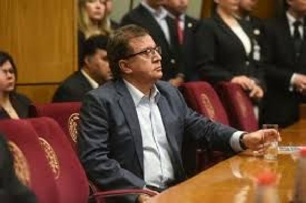 Nicanor admite que existe una irritación en la sociedad, instalada por los medios, para que no puedan jurar los ex presidentes