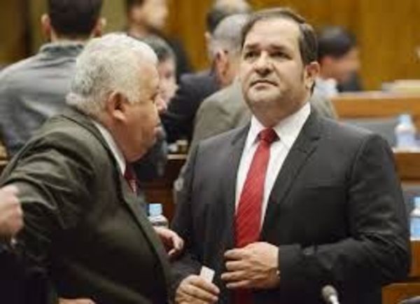 Arnaldo Samaniego se constituye una piedra en el zapato de diputados para definir la presidencia