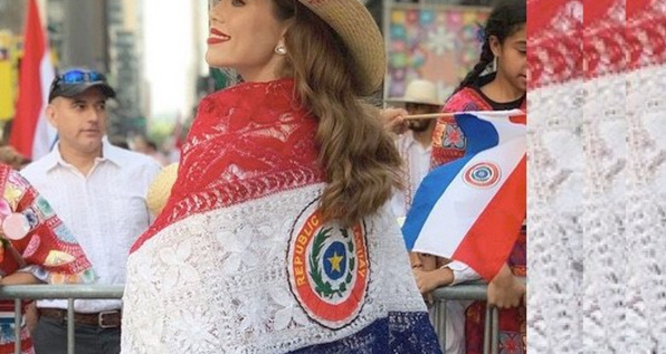 Belleza guaraní en desfile de la Hispanidad