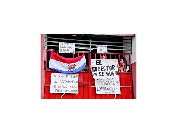 Toman colegio  público de  Sajonia para que nombren al director