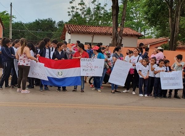 Levantan medidas en San Alfredo, tras promesa de nombramientos