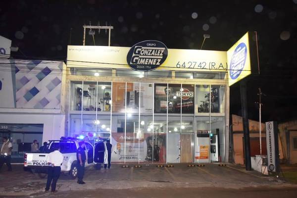 Por segunda vez destrozan y roban en casa comercial de Luque •