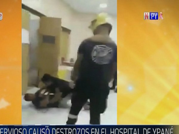 Hombre agrede a personal de blanco y daña equipos en centro de salud