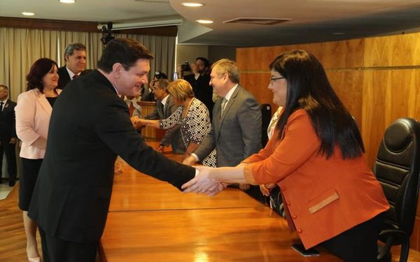 Altoparanaense jura como miembro del Tribunal de Apelación en la capital del país