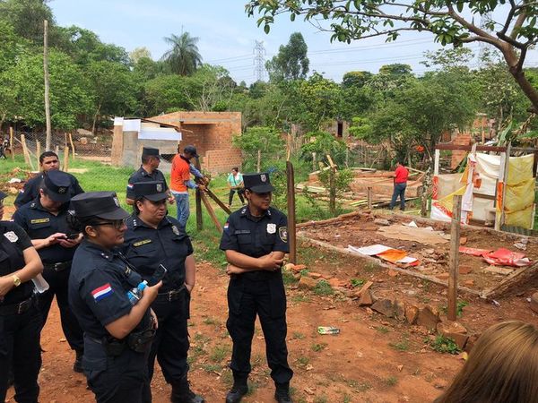 Desalojan a ocupantes de plaza en CDE - Nacionales - ABC Color