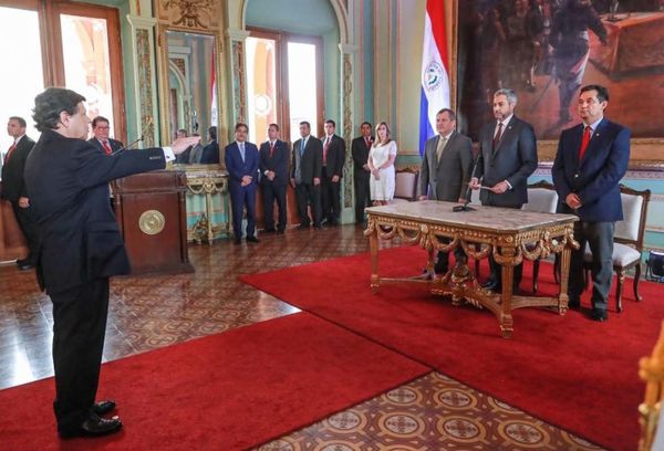 Titular de la Corte en juramento de nuevo ministro del Interior