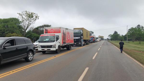 Tomateros cierran Ruta 2 en protesta contra el contrabando » Ñanduti
