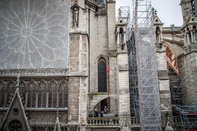 El andamio sobre Notre Dame sigue haciendo pesar la amenaza del derrumbe - Cultura - ABC Color