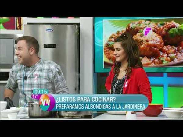 Hoy cocinamos albóndigas a la jardinera en Vive la Vida.