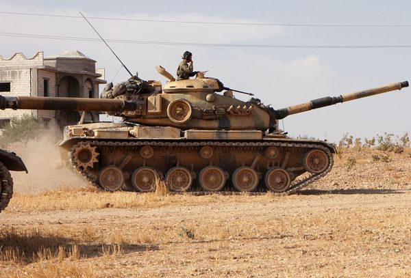 El ejército de Siria entra en la ciudad clave de Manbij para frenar el avance de los turcos