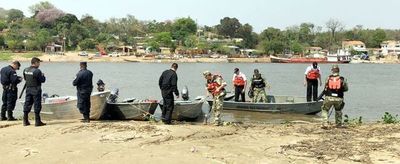 Fiscales y militares navales desalojan a pescadores de la isla San Francisco