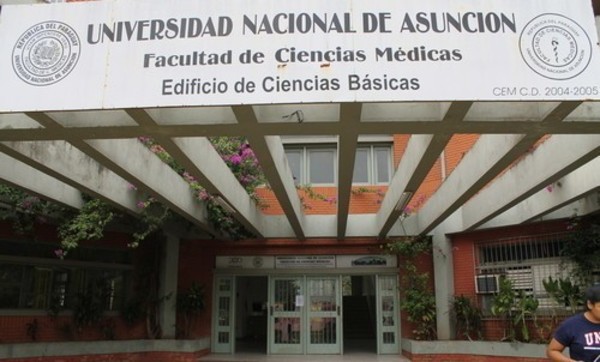 Brasileños copan facultades de medicina en Paraguay
