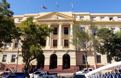 Funcionarios públicos podrían acceder a facilitación de pago de deudas