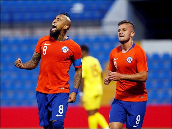 Chile remonta ante Guinea pero no convence