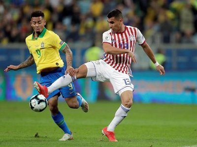 Chiqui Arce defiende a Junior Alonso | Selección Paraguaya, Junior Alonso, Chiqui Arce, Cerro Campeón