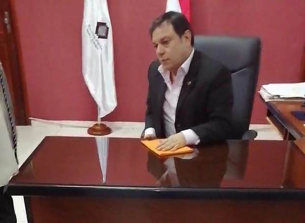 Ciudadanos realizan fuertes reclamos a fiscal adjunto (video) | Radio Regional 660 AM