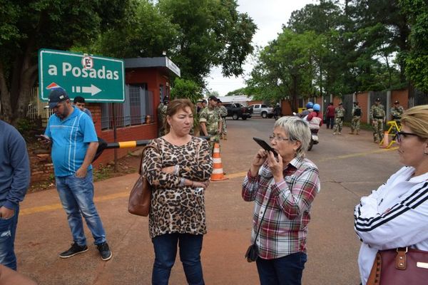 Detienen a dirigente de “paseros” que cerraron paso fronterizo  - Nacionales - ABC Color