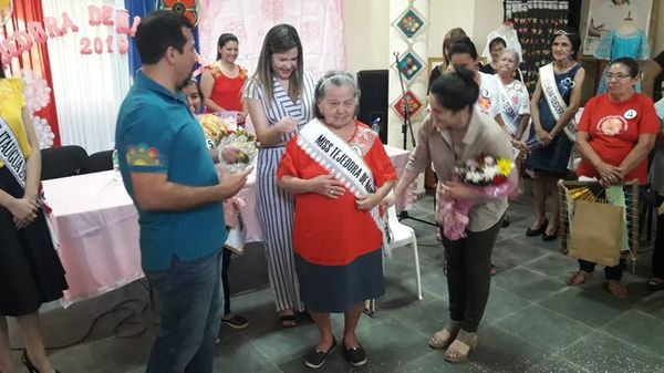Miss tejedora de Ñandutí tiene 84 años y trabaja sin anteojos - Nacionales - ABC Color