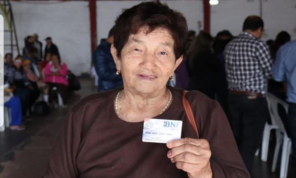 BNF entregará desde hoy tarjetas de débito a adultos mayores de Ñemby | .::Agencia IP::.