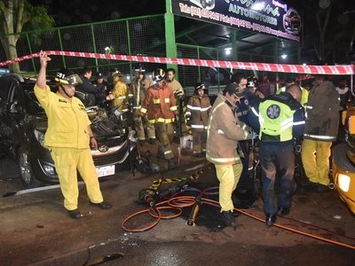 Conductor de vehículo queda herido tras triple choque en Acceso Sur