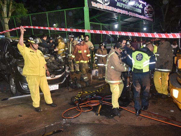 Conductor de vehículo queda herido tras triple choque en Acceso Sur