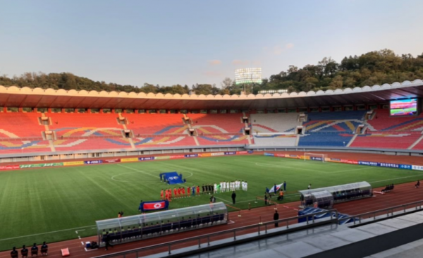 HOY / FIFA disgustada por falta de público en el partido entre las dos Coreas en Pyongyang