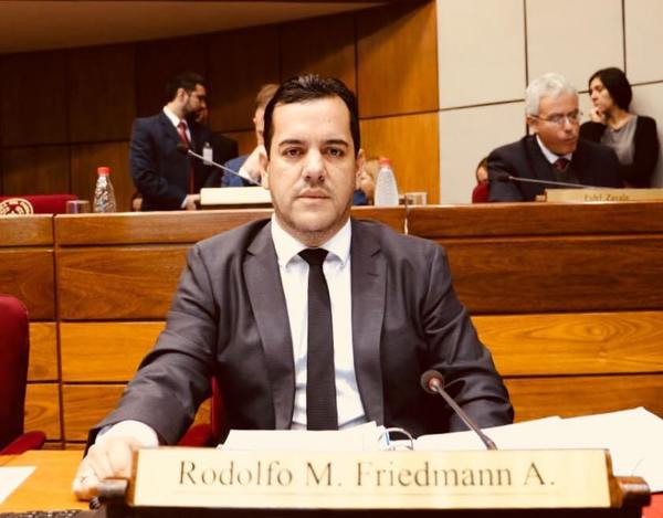 En nombre de la paz, Rodolfo Friedmann está dispuesto a sacrificarse - Churero.com