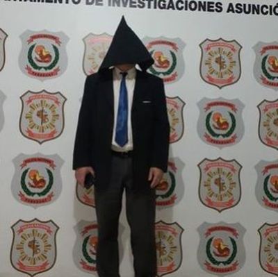 Policía detienen a funcionario del Congreso mientras cumplia funciones