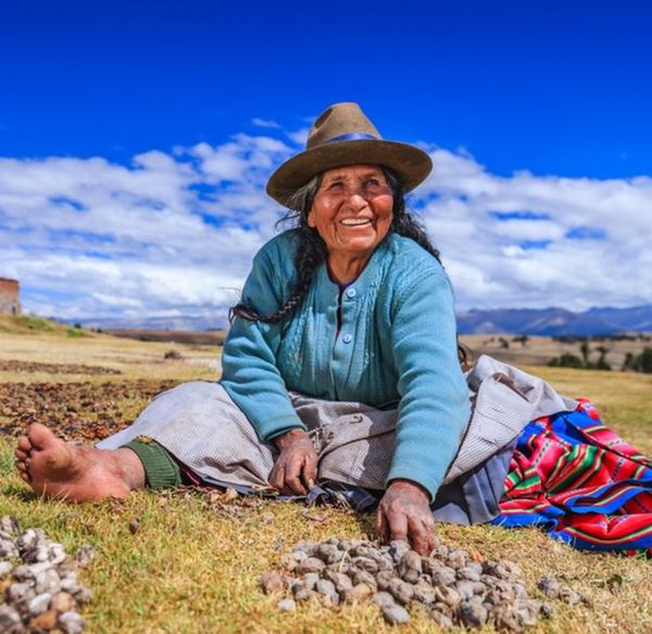 ¿Por qué quienes producen comida son los que más hambre padecen?