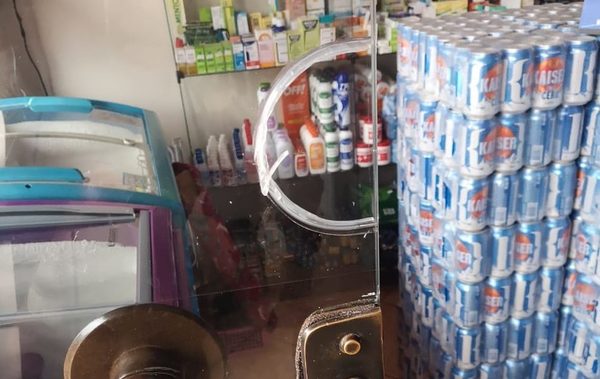 Roban cerveza y dinero de local comercial